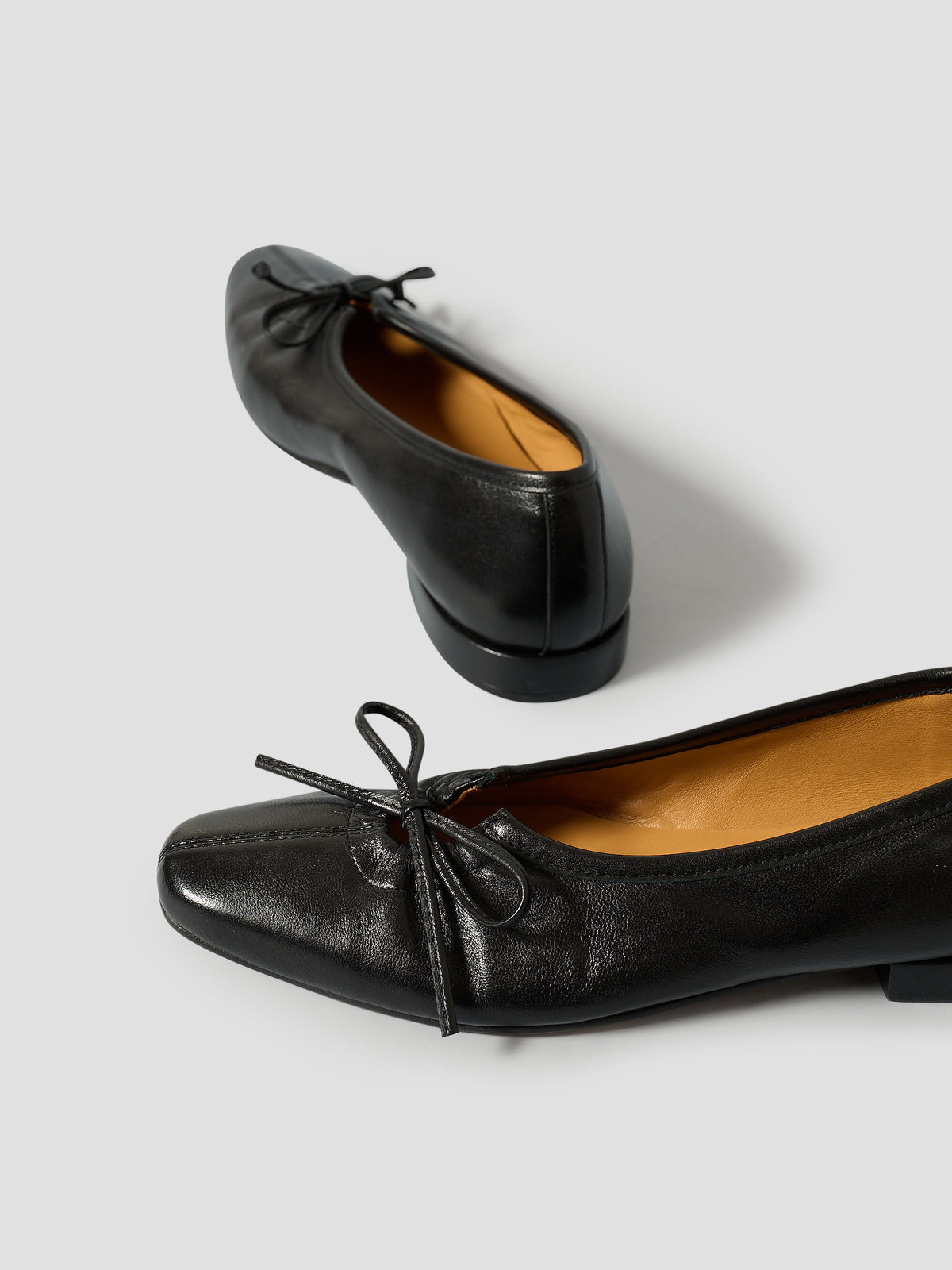 The Lizzy Flat Black Leather