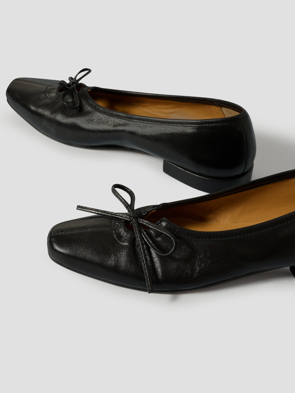 The Lizzy Flat Black Leather