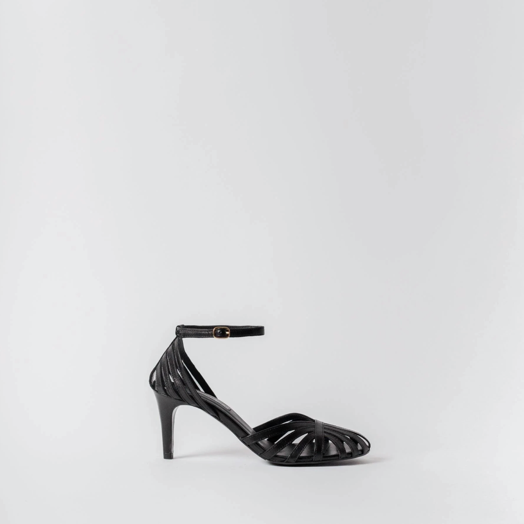 Blankens The Caroline Black