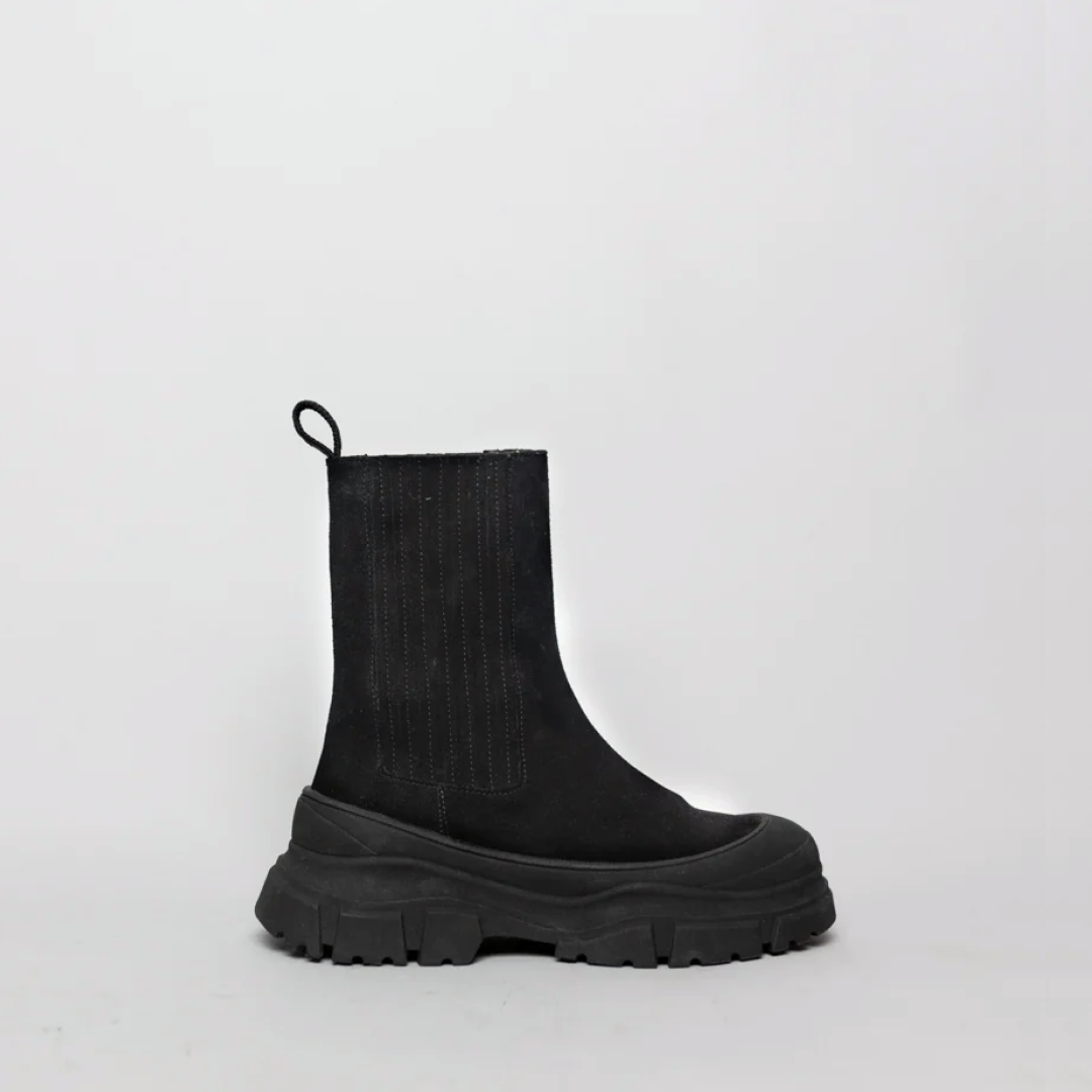 THE SEATTLE WATER RESISTANT LEATHER BOOT