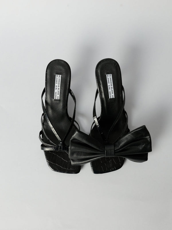 Blankens Black Clip-On Bows