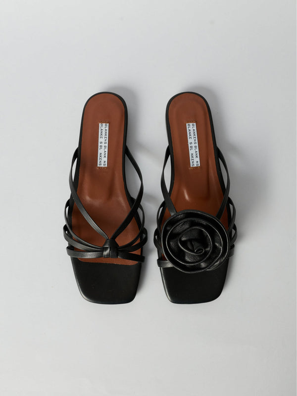 Blankens Black Clip-On Rose