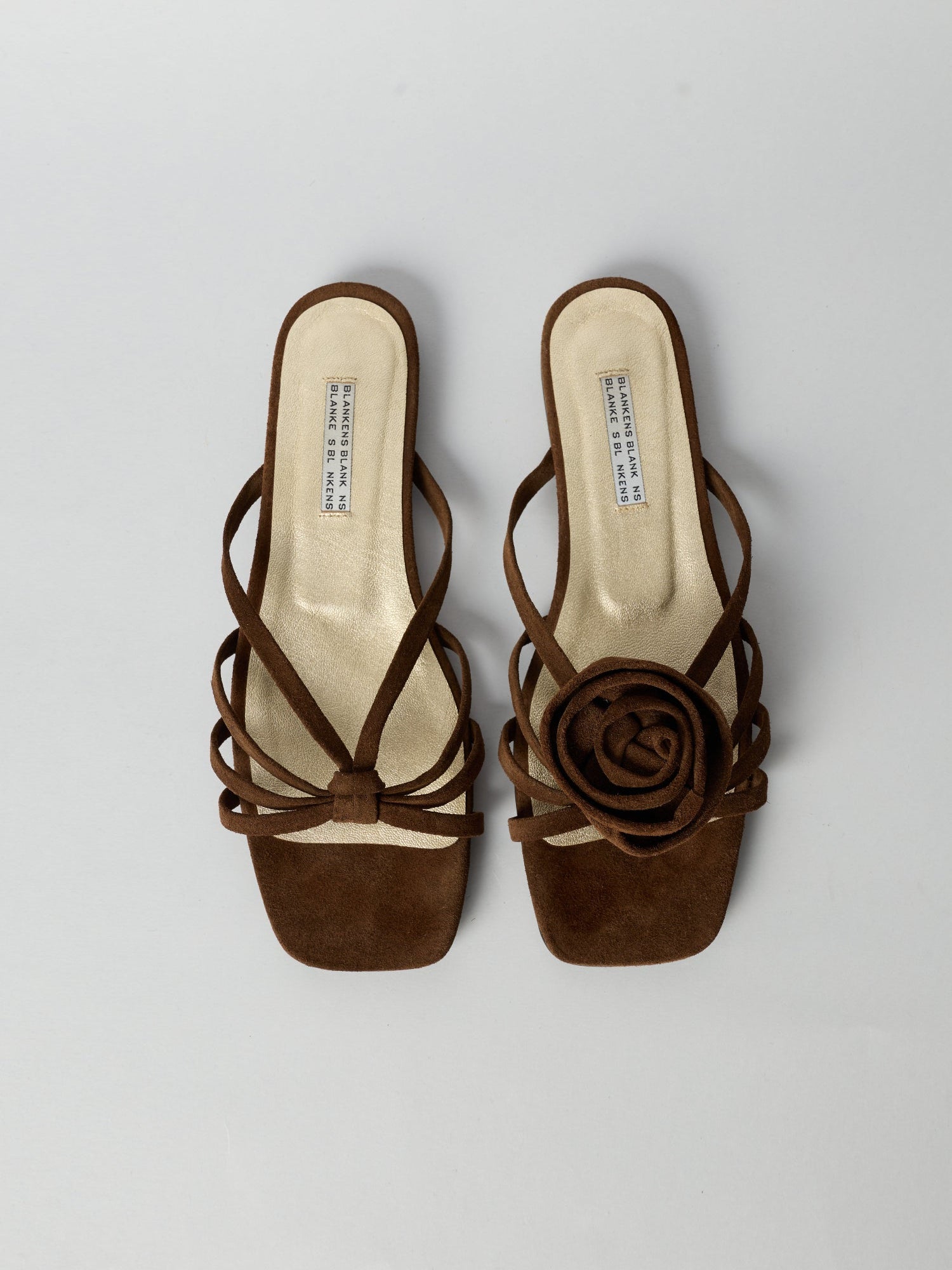 Blankens Chocolate Brown Clip-On Rose